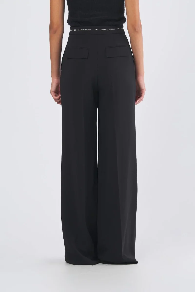 Pantalone Palazzo in Crêpe Leggero con Nastro Logo - immagine 4